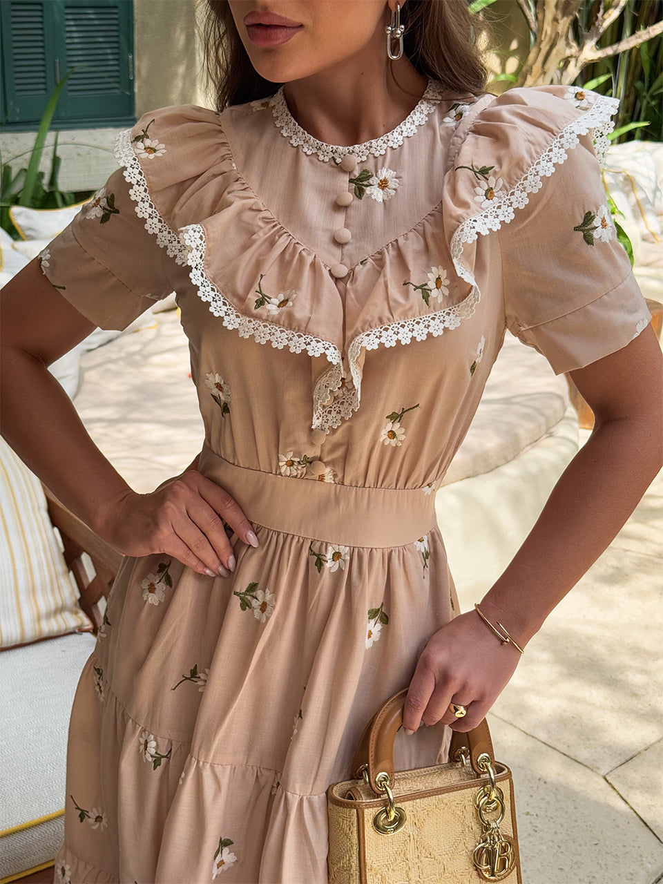 Vestido Midi Nude em Cambraia Bordada Daisy
