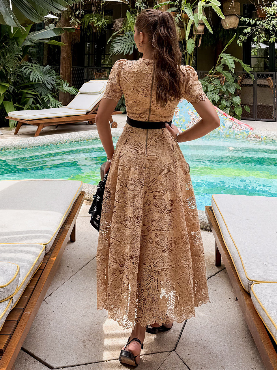 Vestido Midi Caramelo em Renda Isadora