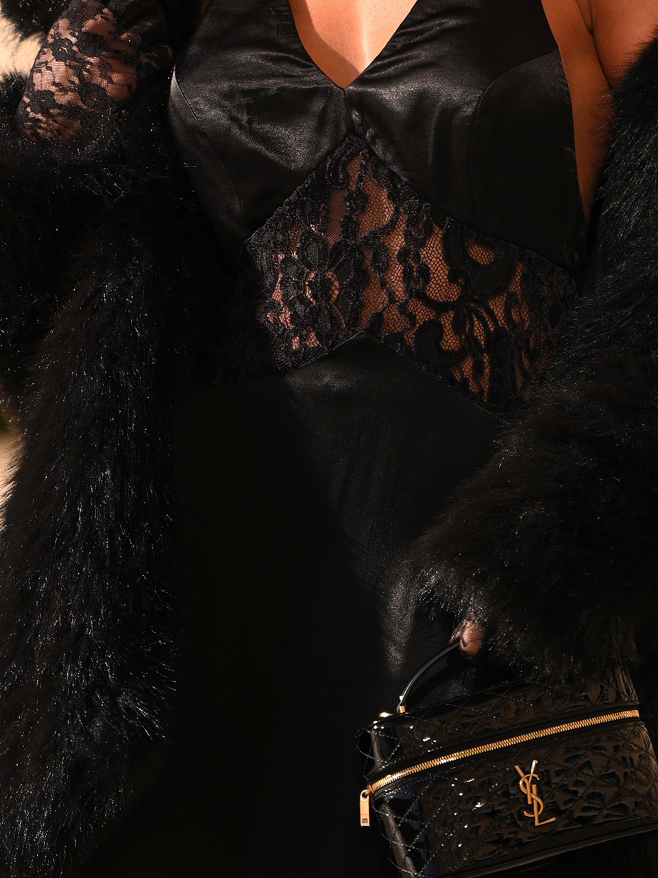 Vestido Midi Preto Acetinado frente única by Nicole Rocha