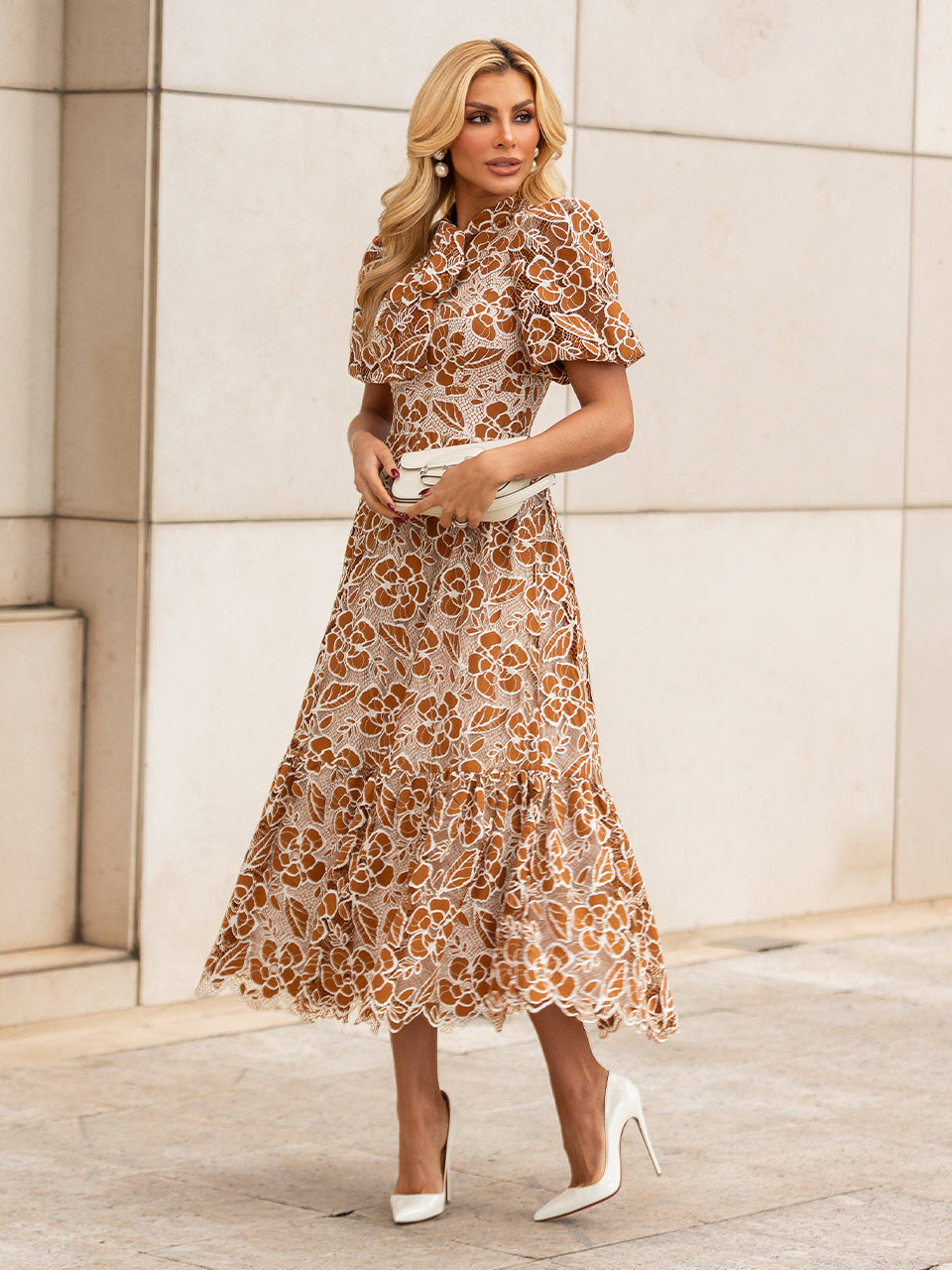 Vestido Midi de Renda Marrom Com Off-White Selene