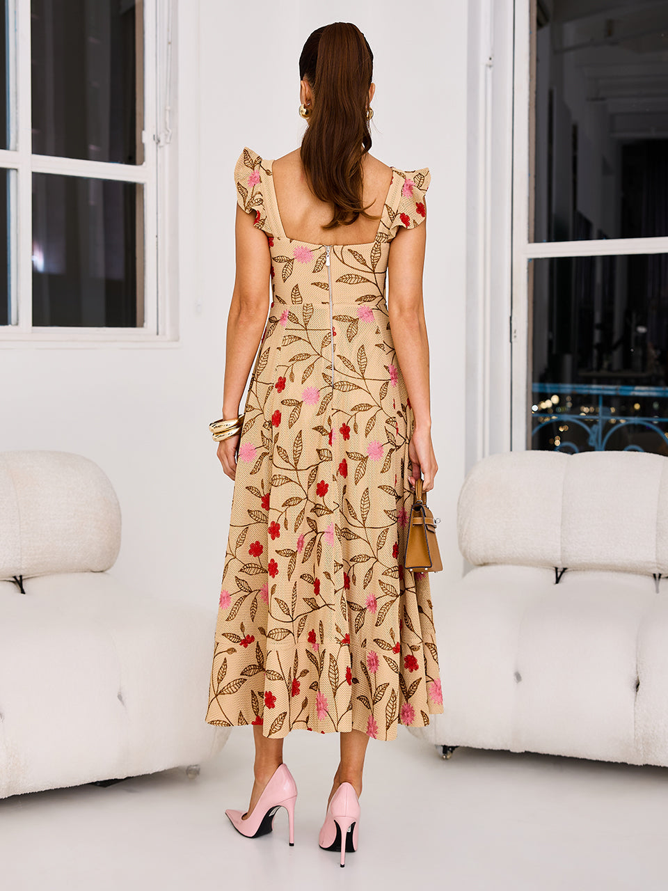Vestido Catalina Midi Rodado em Telado Bordado Bege | Limonada Pink