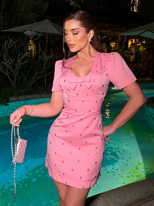 Vestido Curto Rosa em Crepe Bordado Rosé