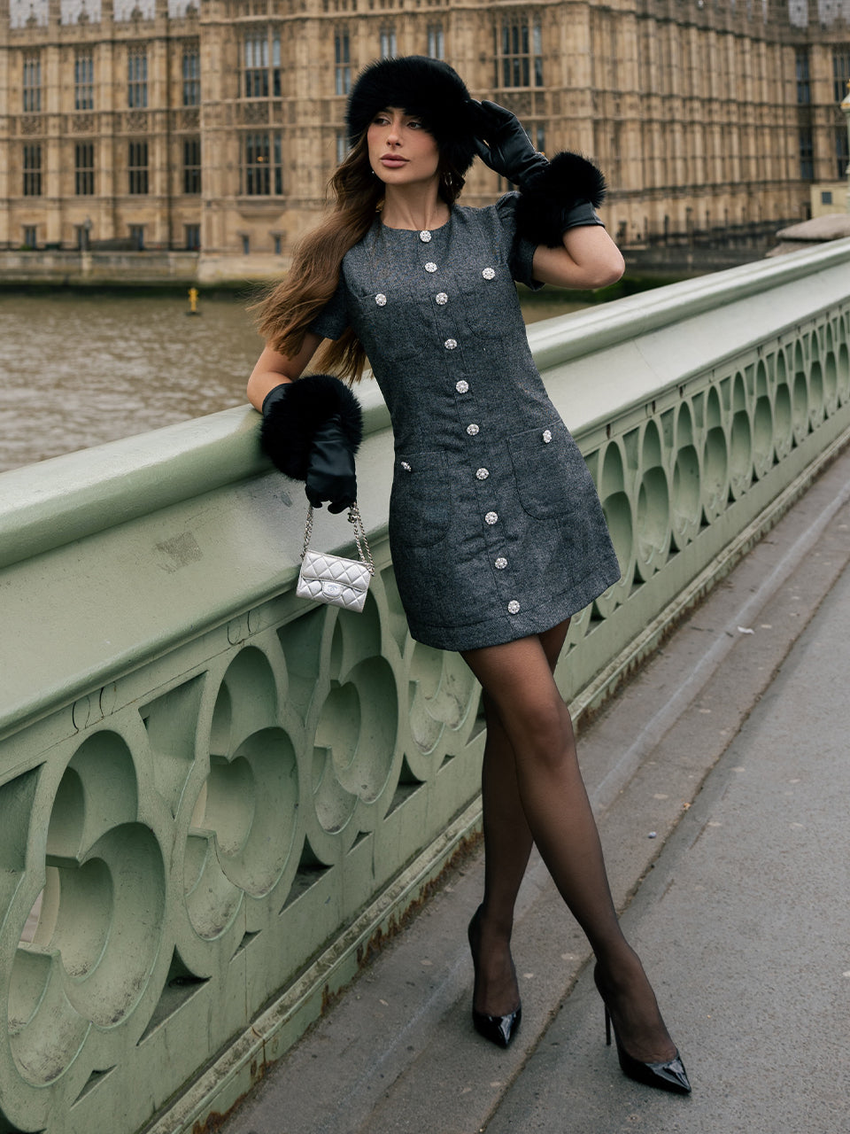 Vestido Curto Tweed Cinza com Botões Dover