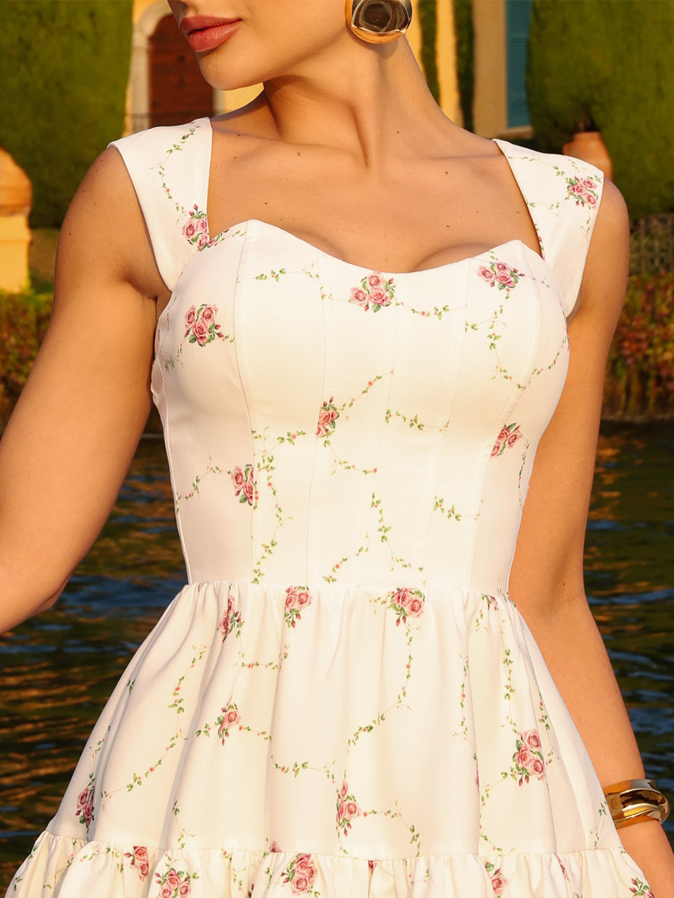 Vestido Curto de Crepe Floral Bella di Garda