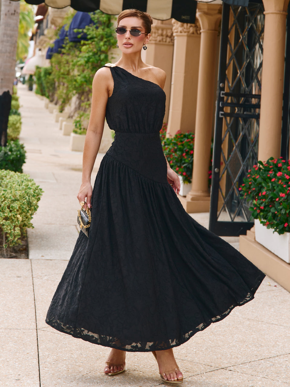 Vestido Mídi Malha Preto Com Broche Dourado St. Tropez