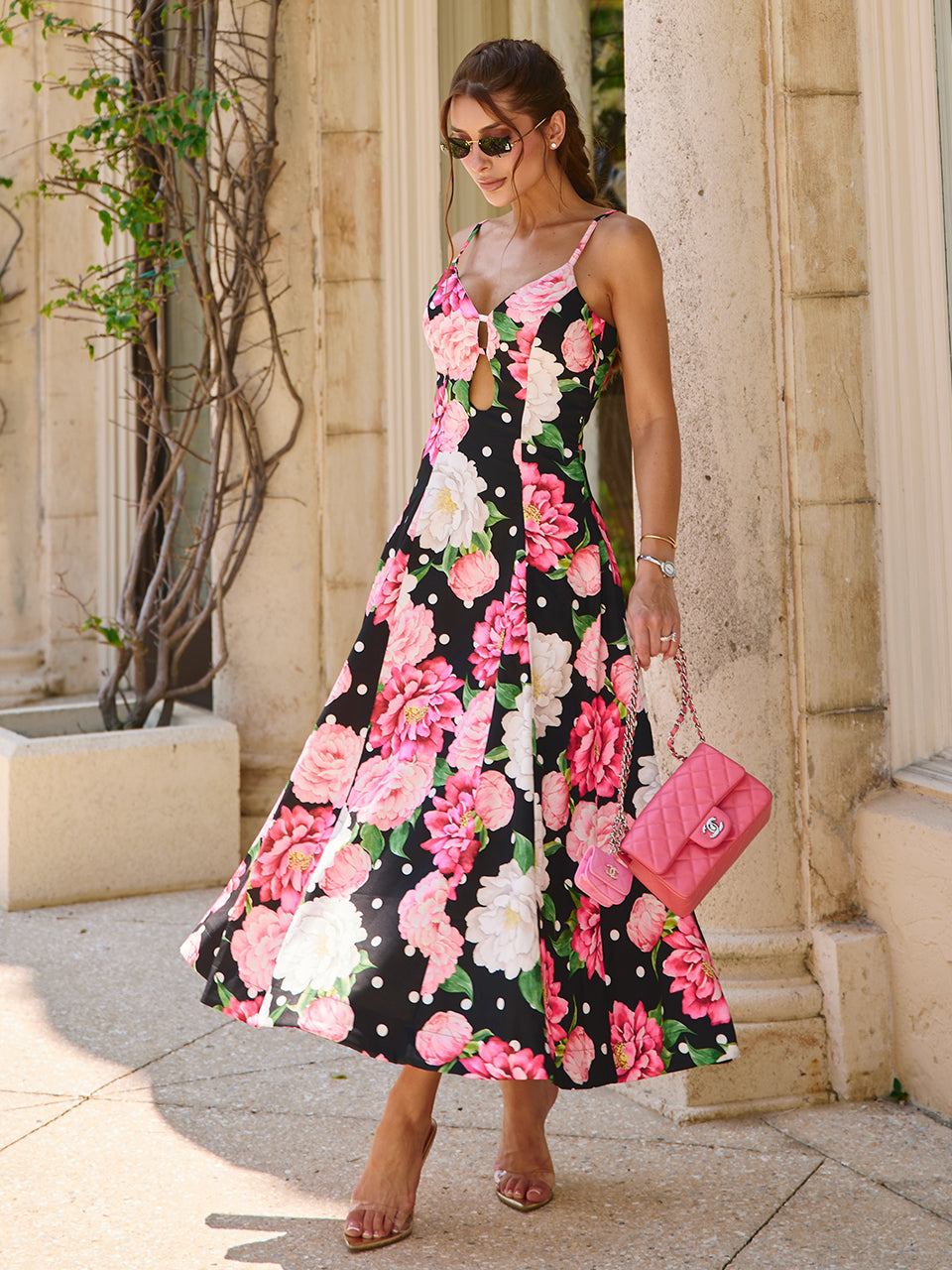 Vestido Mídi Maxi Floral Rosa com Fundo Preto e Poás Blossom