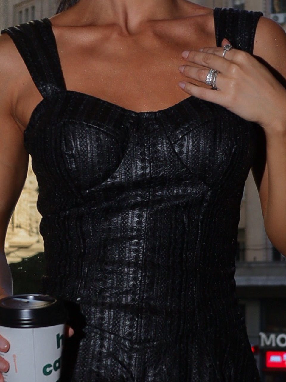 Vestido Curto de Couro Preto Flame